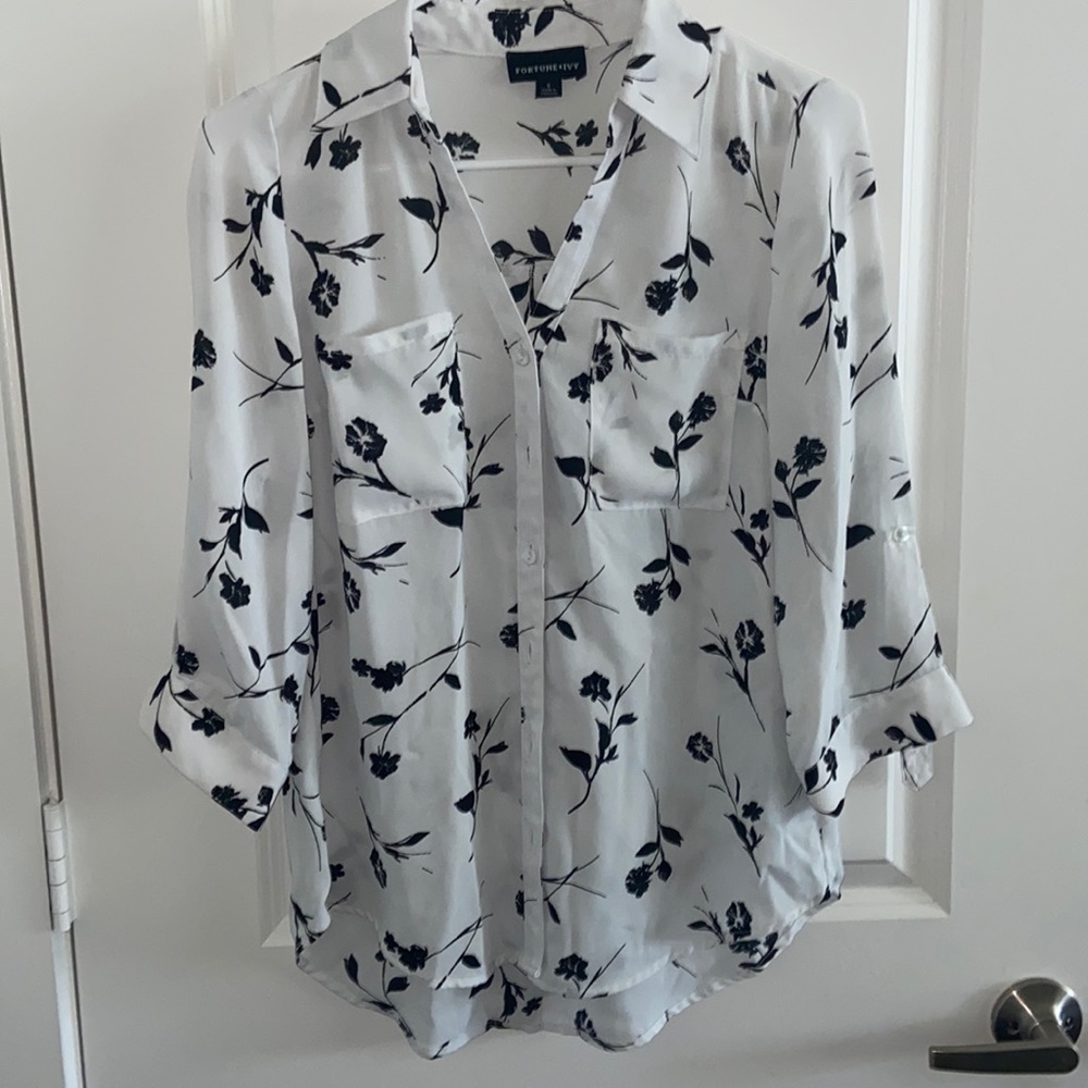 SMALL Fortune & Ivy Floral White/Black Button Down Blouse